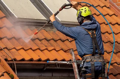 Démoussage et hydrofuge de toiture à Fouqueville