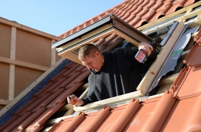 Pose de fenêtres de toit Velux à Fouqueville